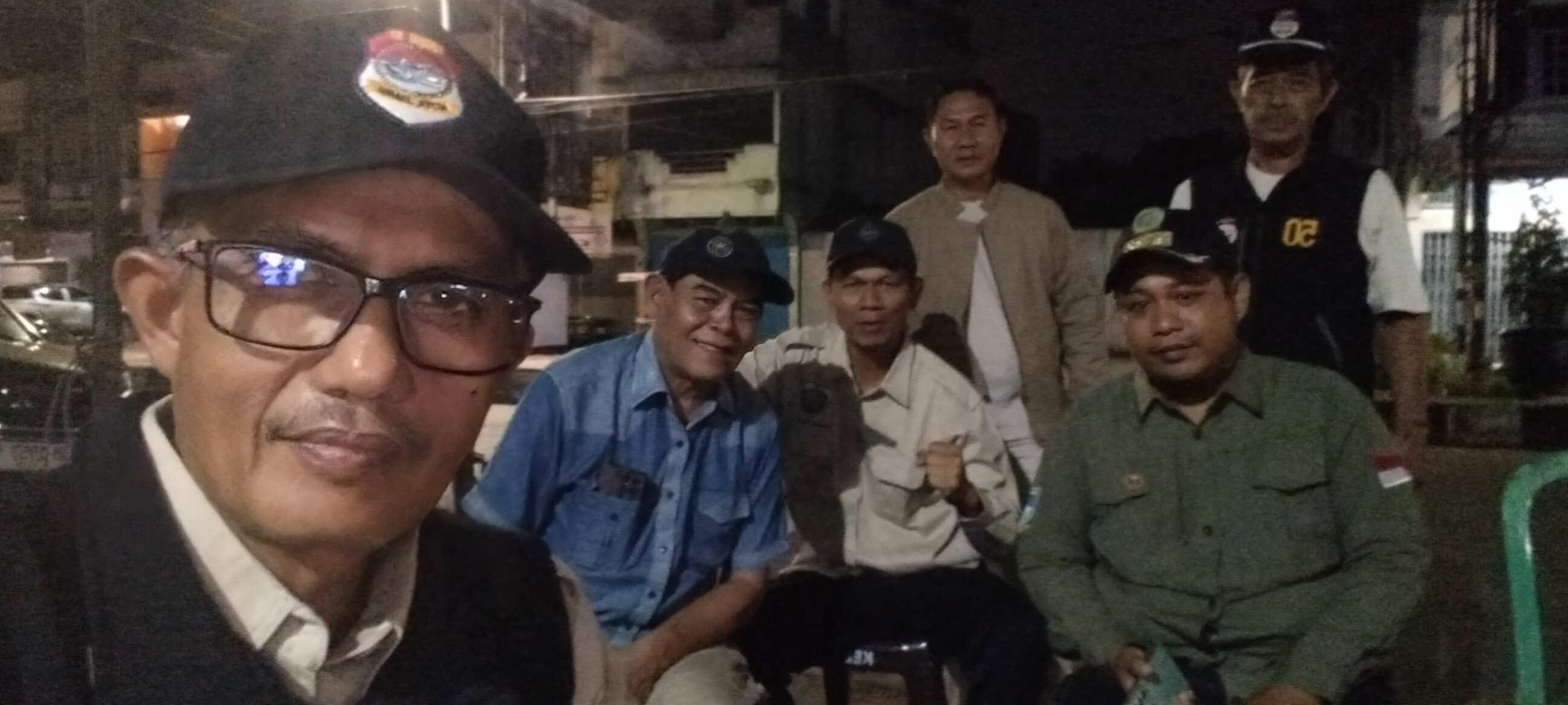 Ketua RT 39 ikut serta Tingkatkan Keamanan bersama Lurah dan RT sekelurahan Jelutung  Gelar Patroli 